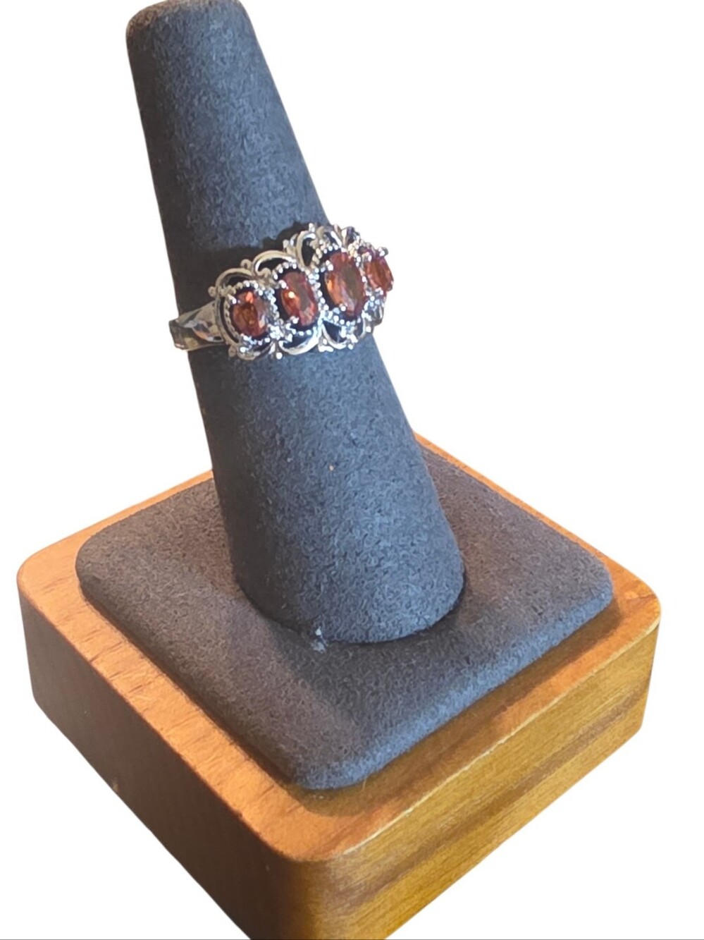 NWT SASSIFIED  BOUTIQUE  Silver Orange Garnet Three-Stone Filigree Ring